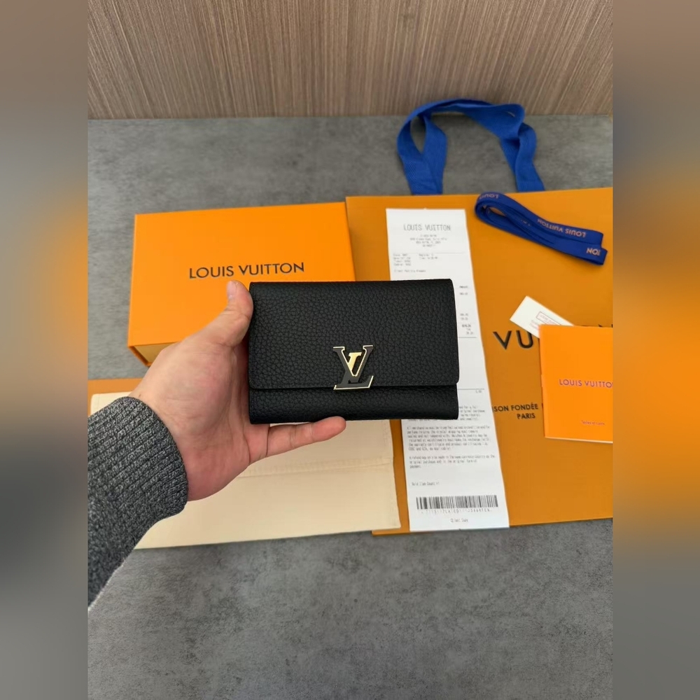 Louis Vuitton Capucines Compact Wallet